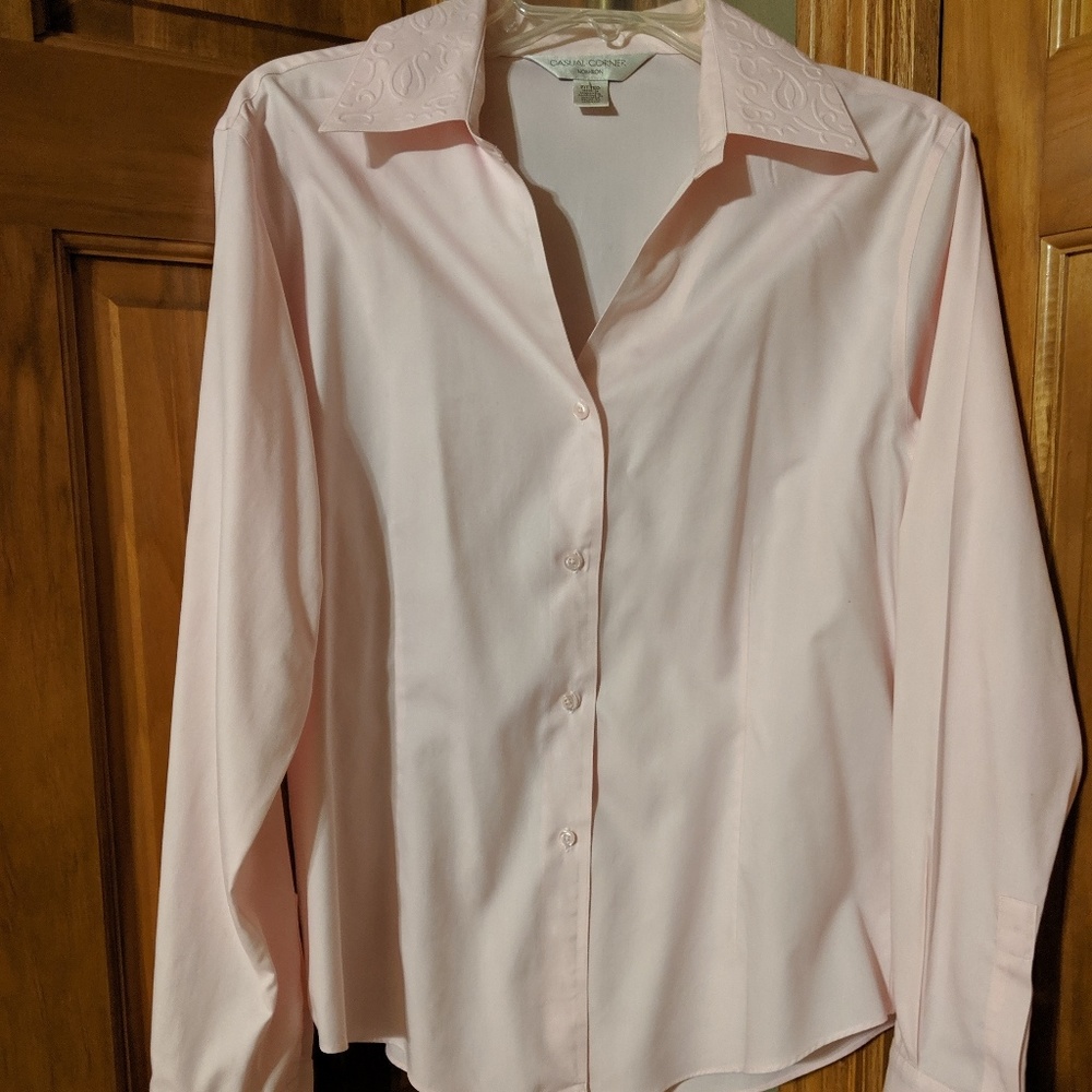 Casual Corner Women's L Light Pink Blouse vintage
